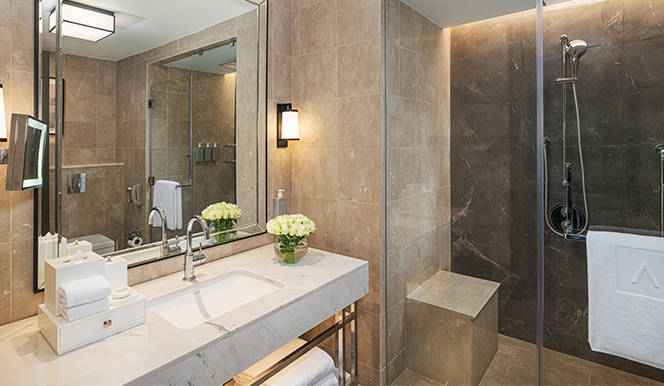 Deluxe Room King City View