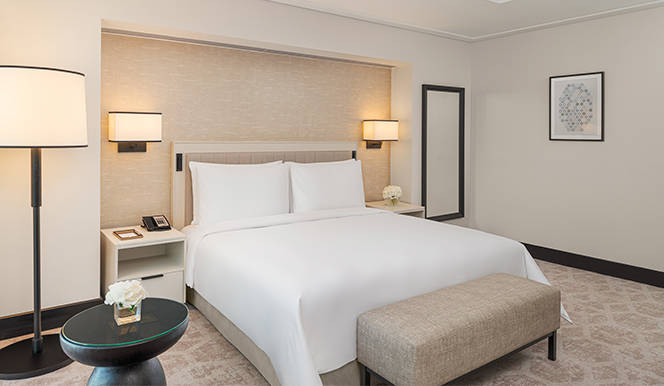 Deluxe Room King City View