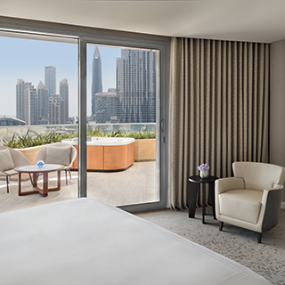 Spa Suite Fountain View, Lounge Access