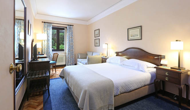 Lisboa Room Rate: 172 EUR per night
