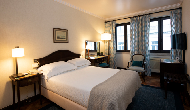 Petite Room Rate: 173 EUR per night