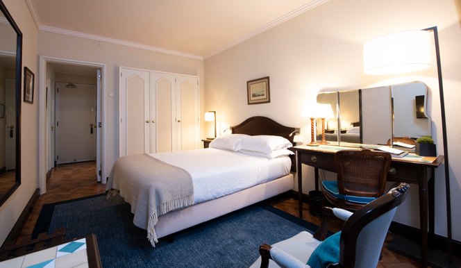 Petite Room Rate: 191 EUR per night
