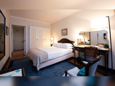 Petite Room Rate: 191 EUR per night